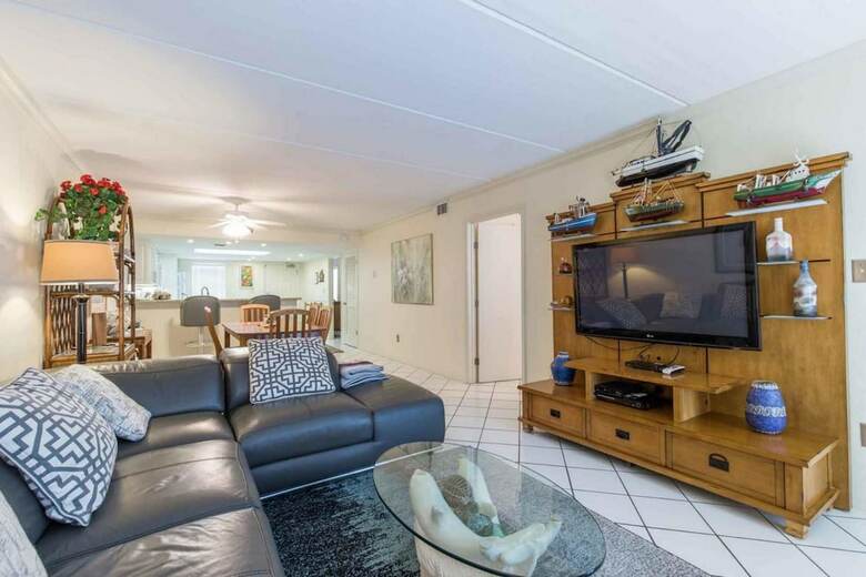 Suntide II Condominiums