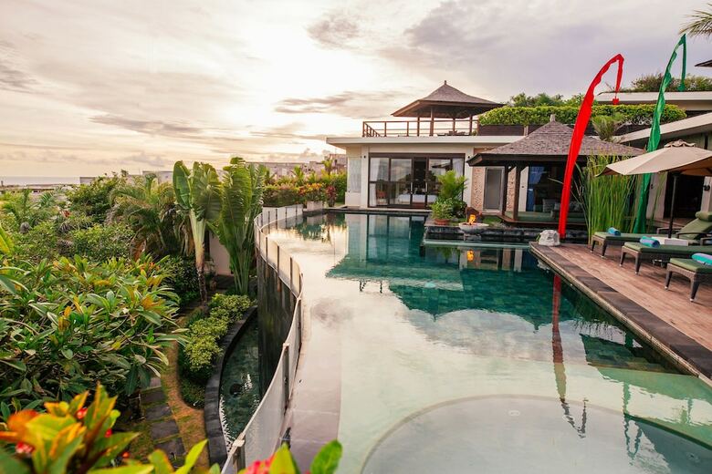 Luxury Clifftop Villas Of Bali