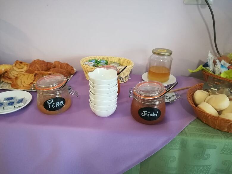 Hotel Leol� Guesthouse And Breakfast