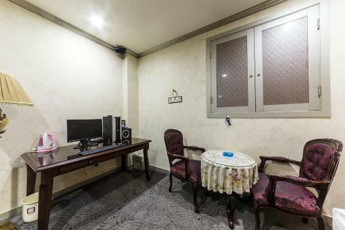 Ed Hotel