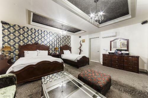 Ed Hotel