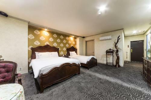 Ed Hotel