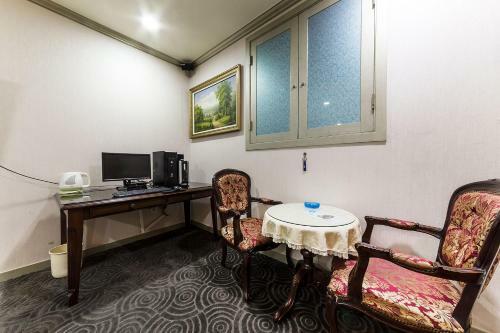 Ed Hotel
