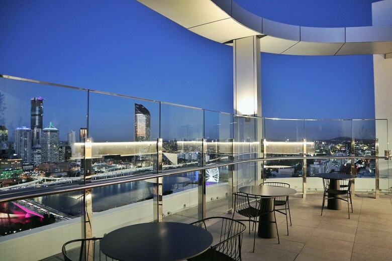 Waterfront City View Apartment
