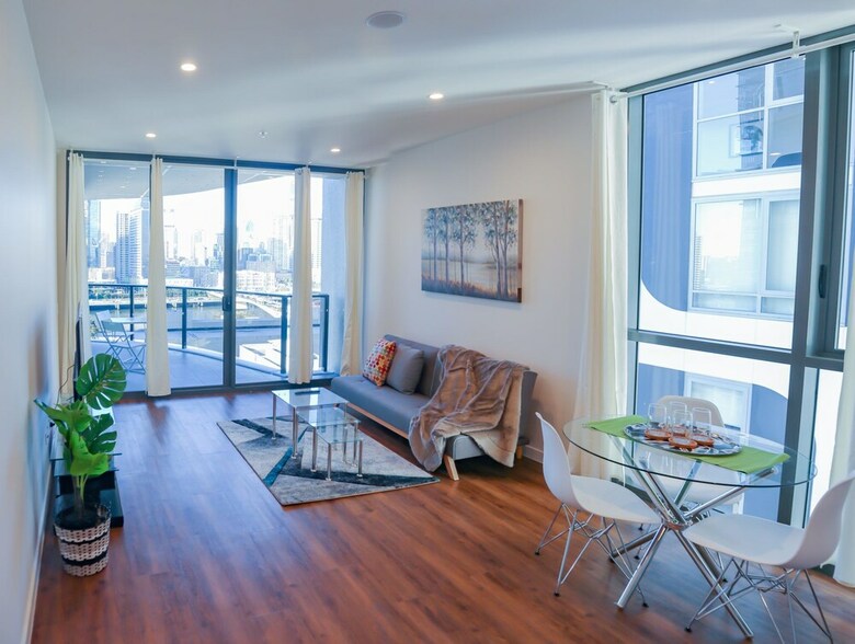 Waterfront City View Apartment