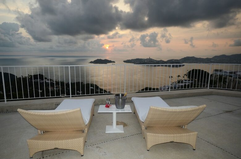 Hotel Las Brisas