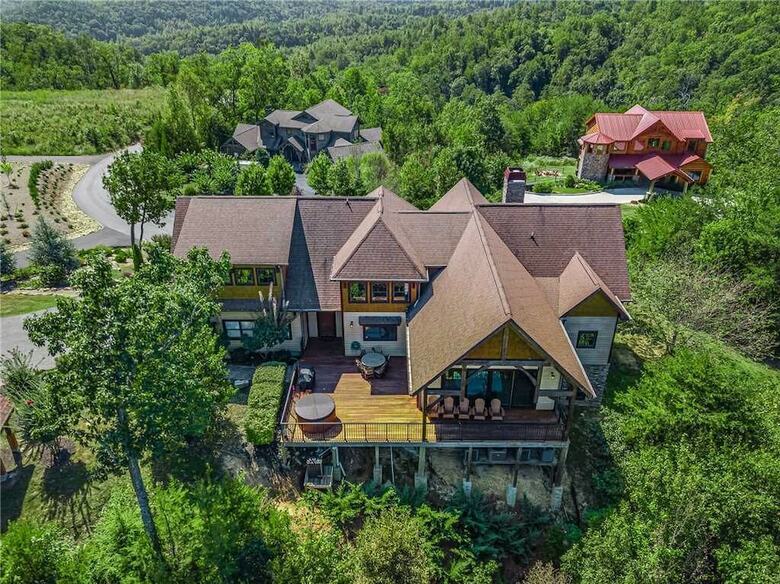 Pool On Summit Point - Four Bedroom Cabin