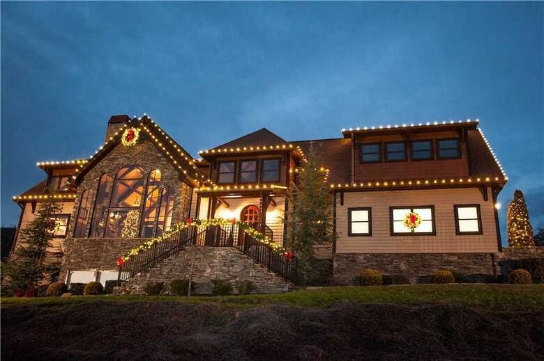 Pool On Summit Point - Four Bedroom Cabin