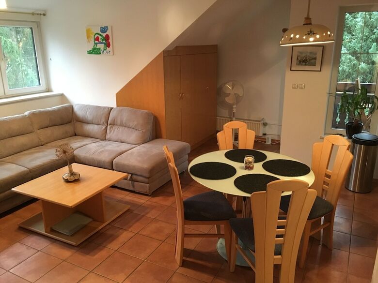 Hotel J-max Apartments And Glamping Houses