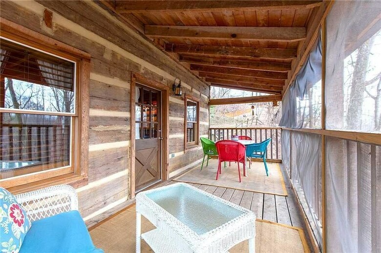 The Robins Nest - Two Bedroom Cabin