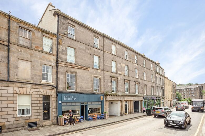 Silver Lining - Luxury New Town Apartment