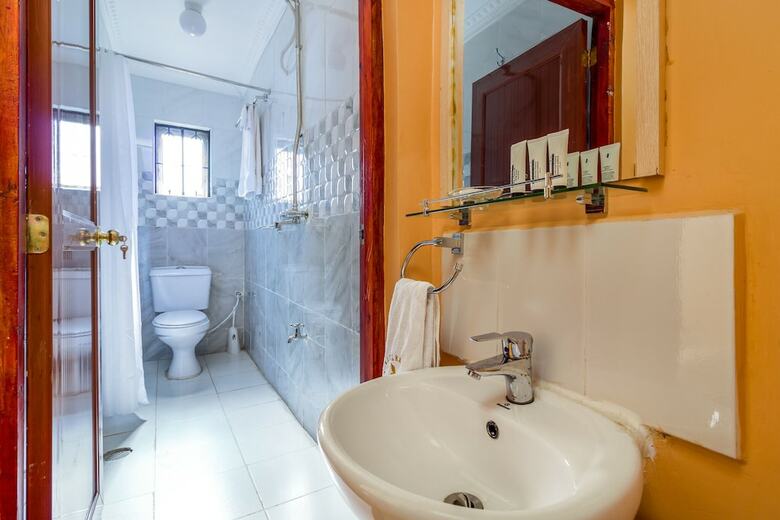 Hotel Javilla Eagles Safari Guest House