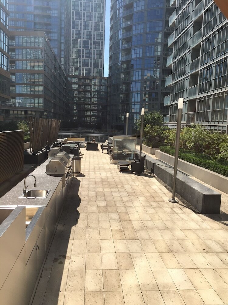 Cn Tower View Design Apart 3bd-2ba Dt