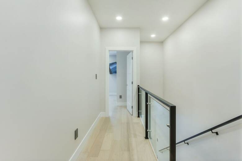 New Luxury Townhome 23