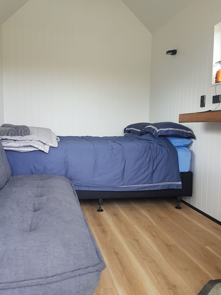 Cabana Lake Stella Mountain Retreat