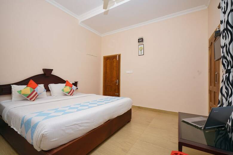 Hotel Oyo 23359 Home Elegant 2bhk Munnaar Bypass