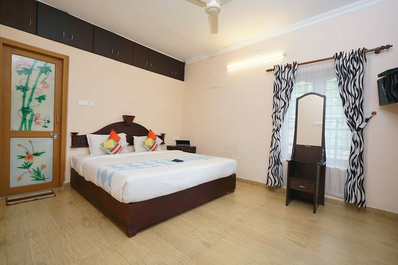 Hotel Oyo 23359 Home Elegant 2bhk Munnaar Bypass