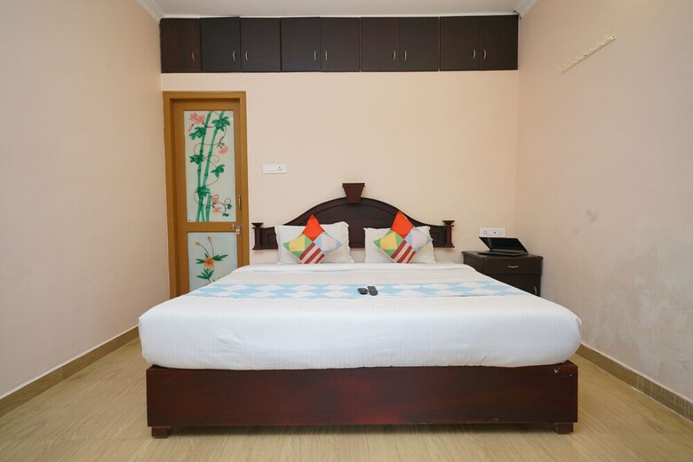 Hotel Oyo 23359 Home Elegant 2bhk Munnaar Bypass