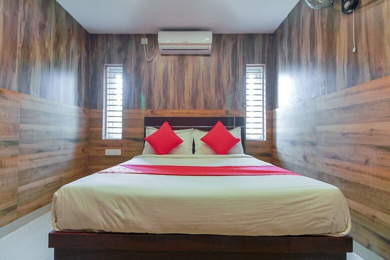 Oyo 26990 Hotel Ivory Grande