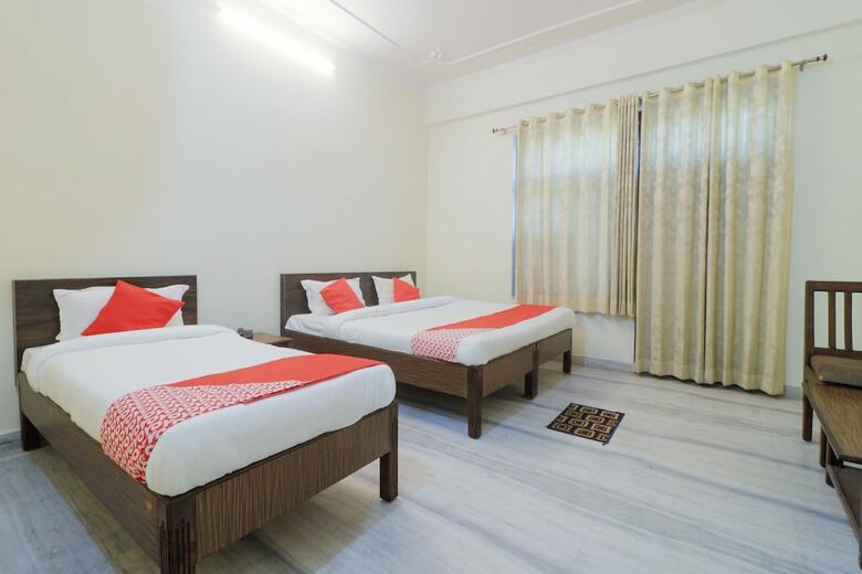 Oyo 24535 Hotel Payas