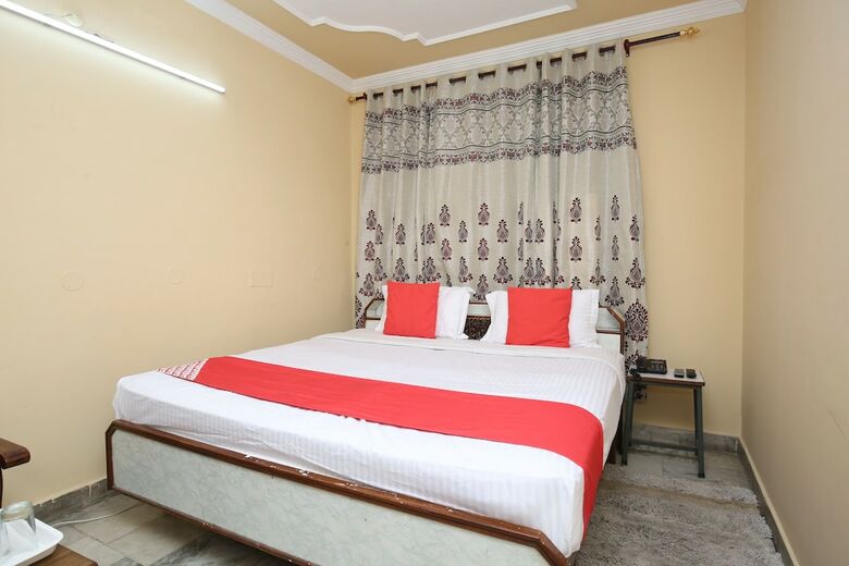 Oyo 24535 Hotel Payas