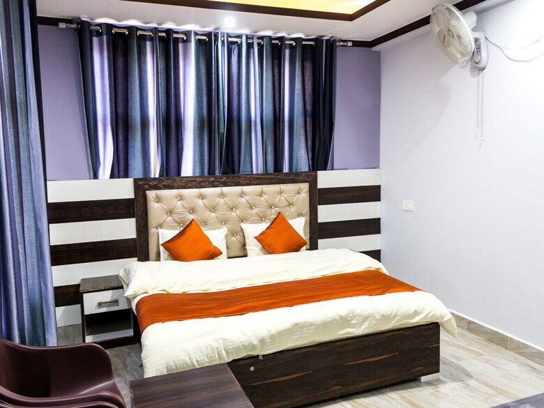 Apartamentos Oyo 14518 Home Modern Mountain Clouds Naddi