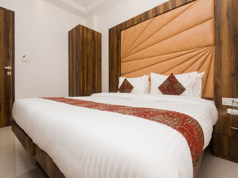 Oyo 15519 Hotel Grand Residency