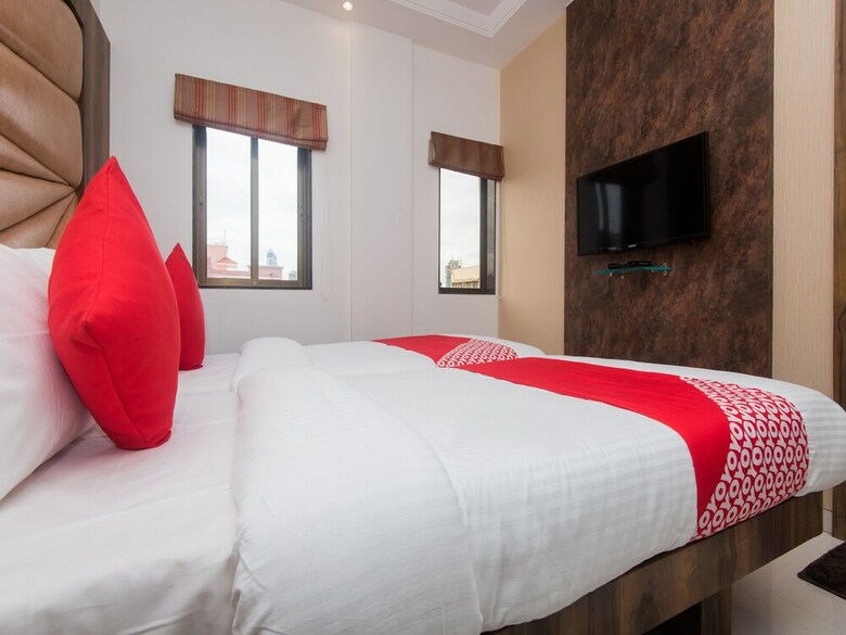 Oyo 15519 Hotel Grand Residency