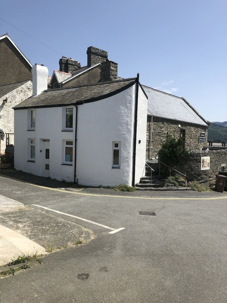 Coedmor Harbour Cottage (sleeps 2)