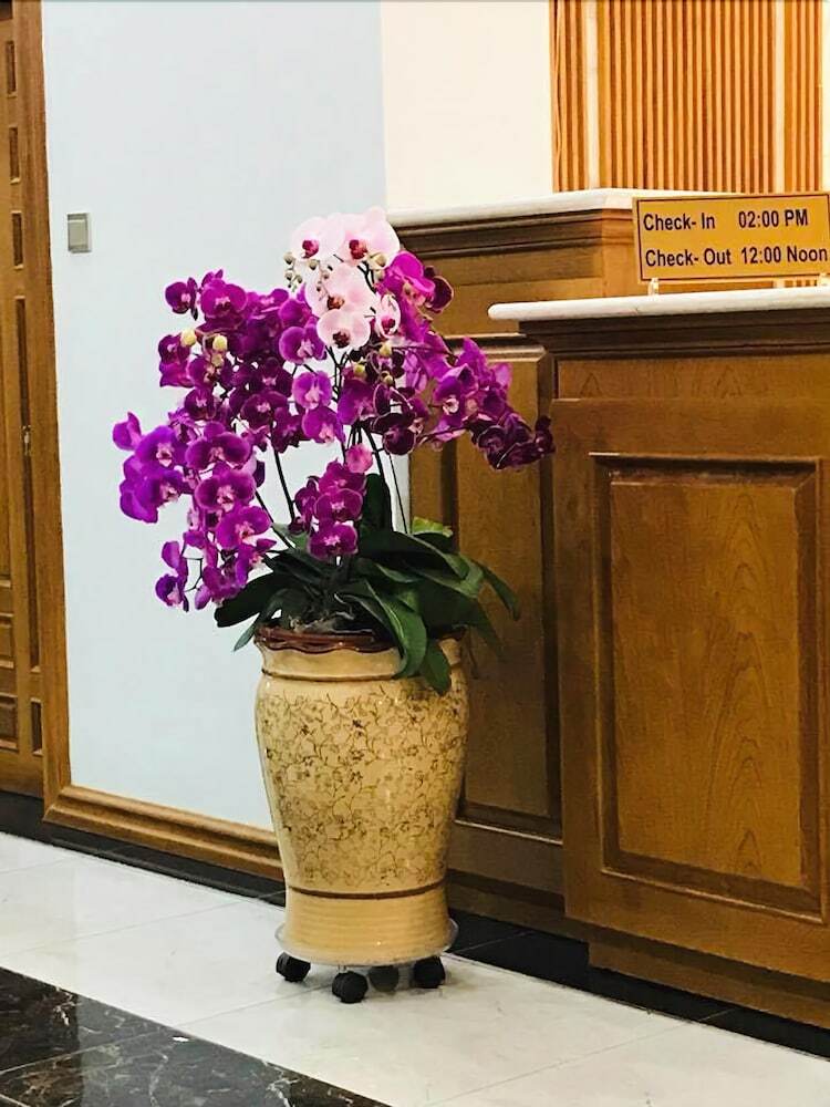 Shwe Pyi Thain Kha Hotel