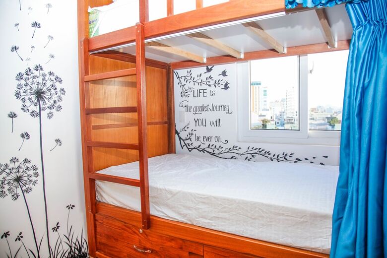 Hotel V.i.p's House  2