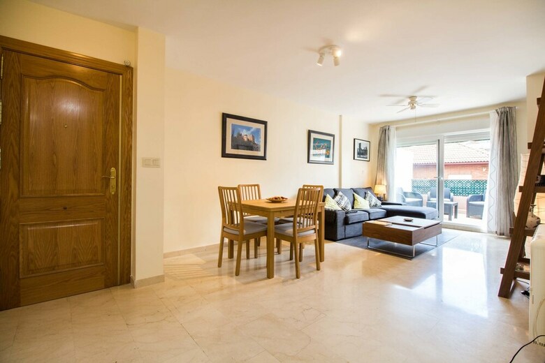 Apartamentos Paseo Del Sal�n