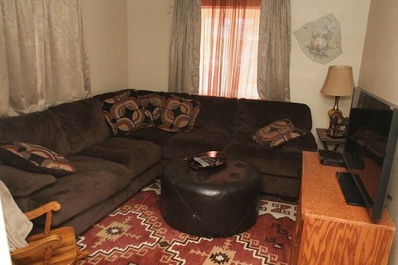 Mi Linda Casita - In Tucson (Sam Hughes)