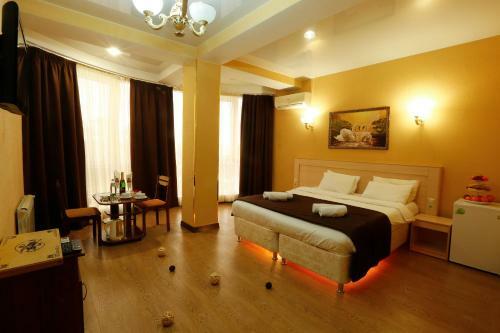 Golden House Hotel