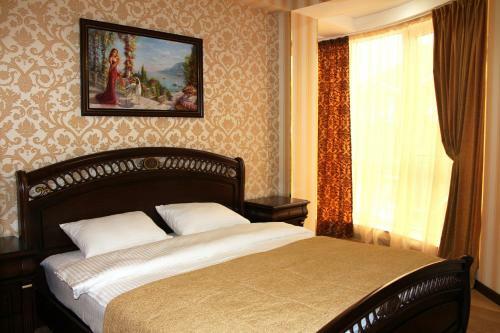 Golden House Hotel