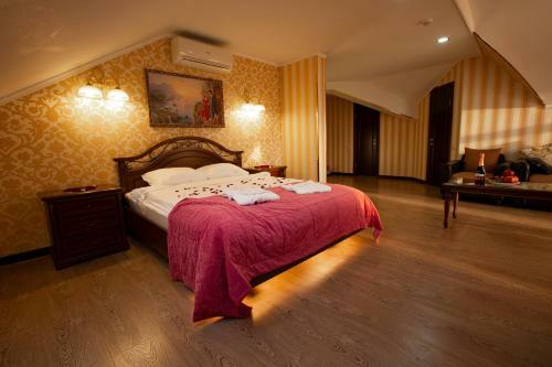 Golden House Hotel