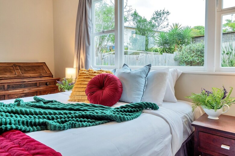 Sunny Grey Lynn Holiday Home