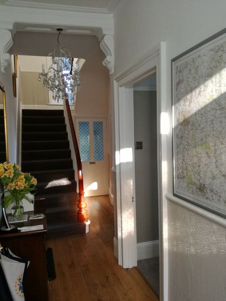 Bed & Breakfast Number 8 Cheltenham