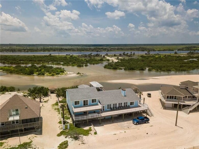 Beachfront Sapphire - Six Bedroom Home