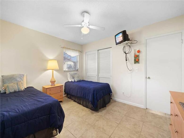 Venice Avalon Home - Three Bedroom Home