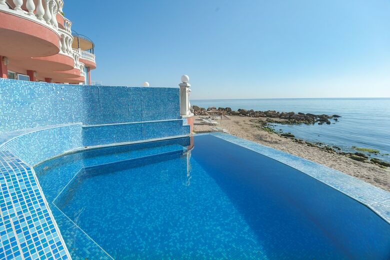 Sirius Beach Hotel & Spa