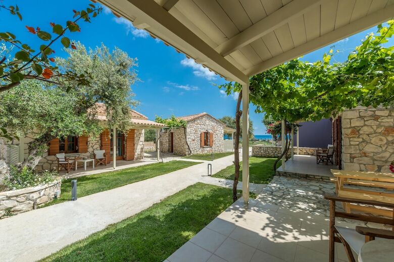 Hotel Evylio Houses
