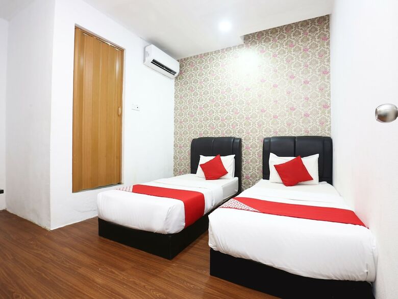 Oyo 717 Mr J Hotel Wakaf Che Yeh 2