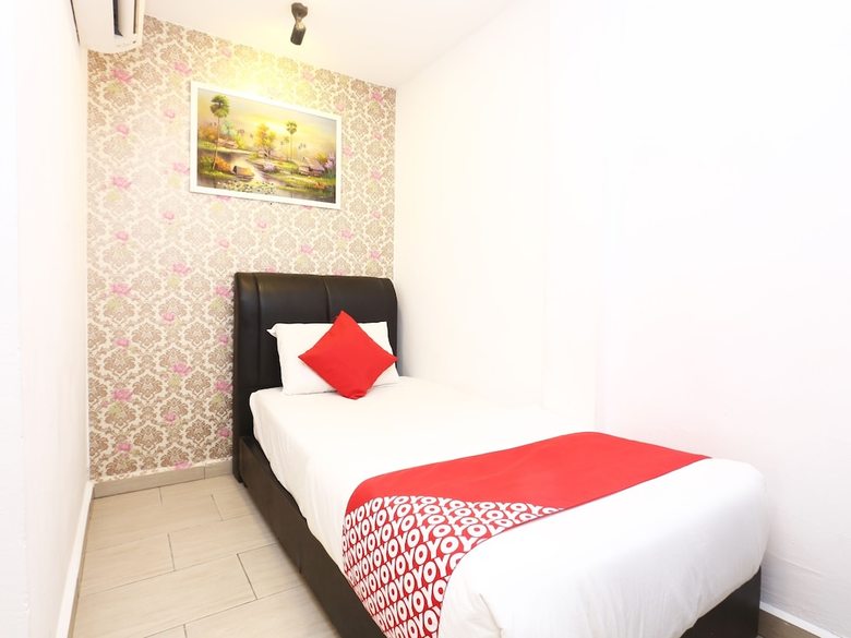Oyo 718 Mr J Hotel Wakaf Che Yeh 1