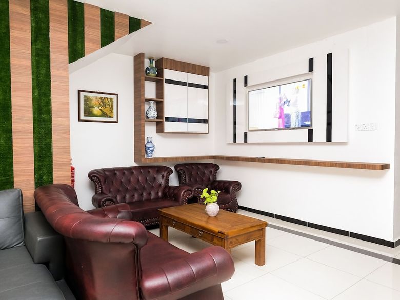 Oyo 718 Mr J Hotel Wakaf Che Yeh 1