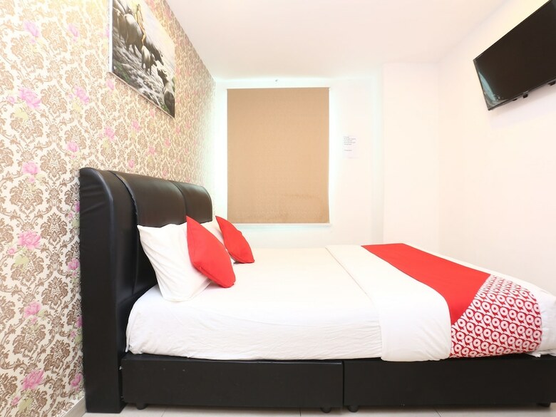Oyo 718 Mr J Hotel Wakaf Che Yeh 1