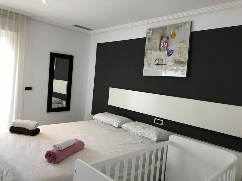 Apartamentos Marina Beach House 8