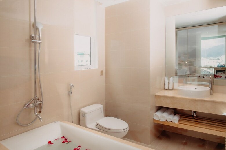 Le's Cham Hotel