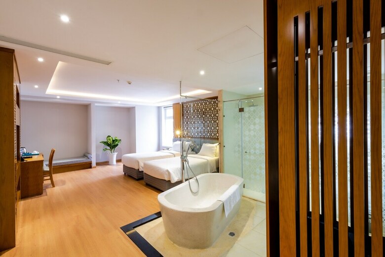 Le's Cham Hotel