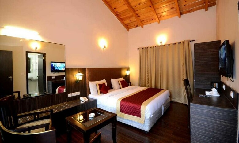 Hotel Raj Bilas Palace